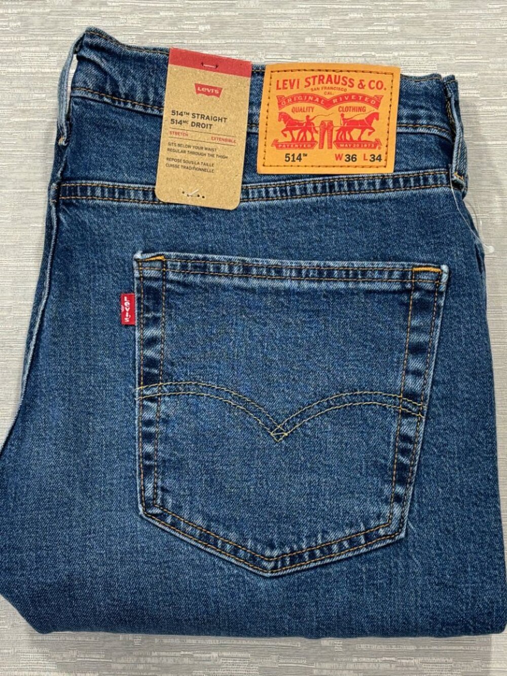 Levi's 514 Jeans Mens 36 x 34 Straight Leg Regular Fit Medium Wash Denim